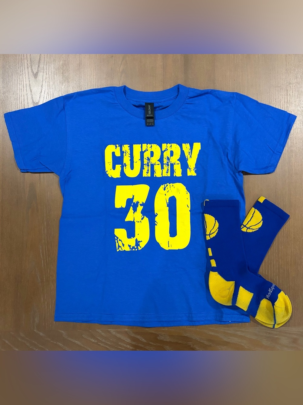 Steph Curry #30 Youth Medium Gildan Shirt & Basketball Socks Bundle